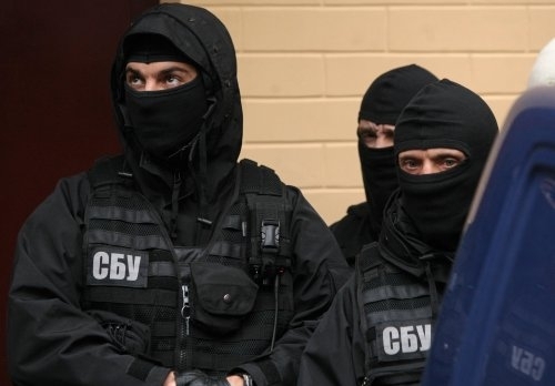 СБУ затримала в Одесі диверсантів, озброєних автоматами АКС-7,62