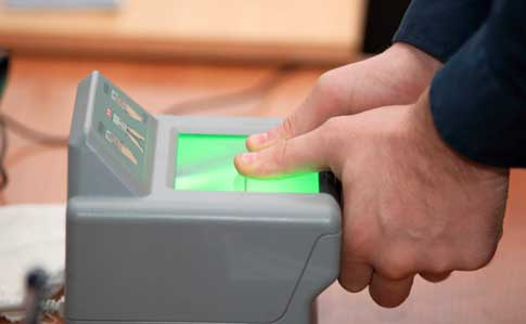 С 2018 года на украинской границе заработает биометрический контроль