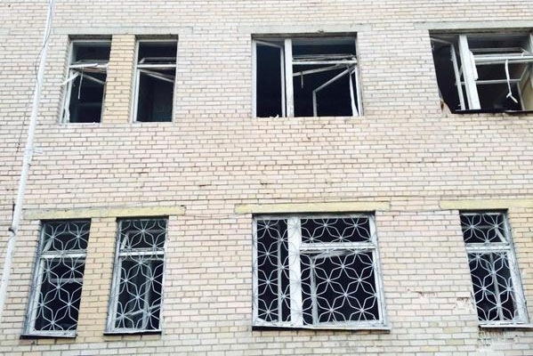 Під час обстрілу Донецька снаряд потрапив у лікарню, є загиблі
