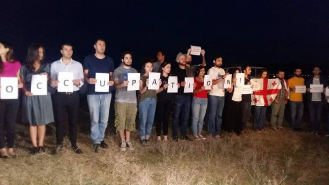Грузини на кордоні з невизнаною Південною Осетією влаштували протест проти агресії Росії