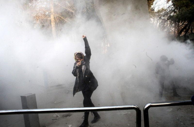 Протести в Ірані: ЗМІ повідомляють про більше десяти загиблих, - ВІДЕО
