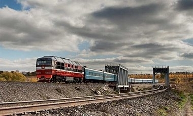 Терористи підірвали міст на Донецькій залізниці