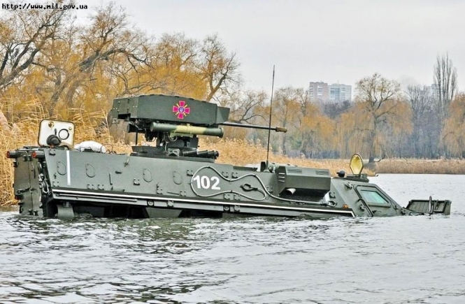 Українська армія розжилась на новенький БТР-4Е