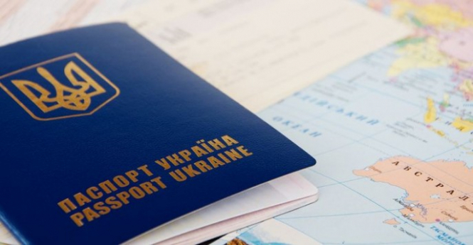 Чиновники Держміграційної служби причетні до незаконної видачі закордонних паспортів, – МВС