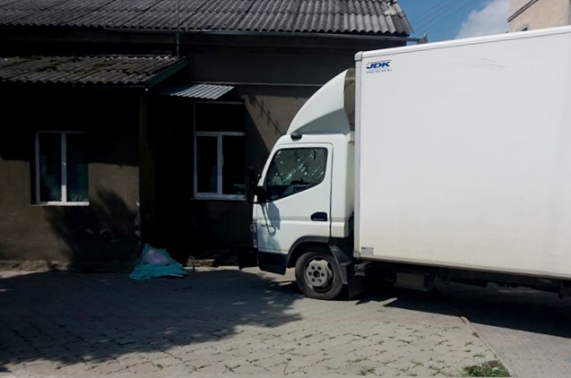 На Тернопільщині під колесами вантажівки загинула восьмирічна дівчинка