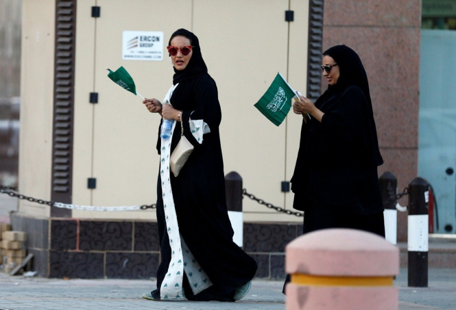 Саудівська Аравія дозволила жінкам від 25 років в’їжджати без супроводу чоловіків
