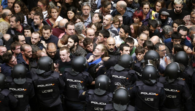 Как Испания препятствовала референдума в Каталонии, - ФОТОРЕПОРТАЖ