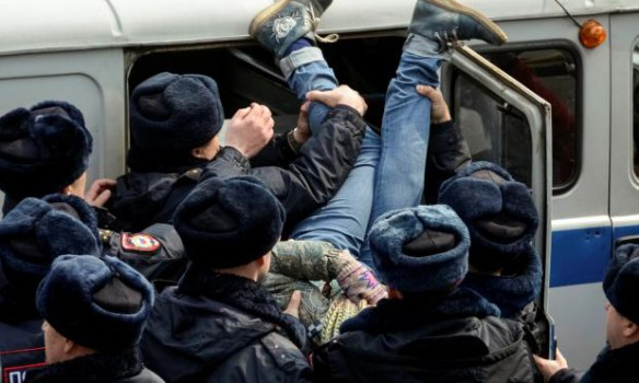 Сутички в Москві: ОМОН затримав вже близько 130 осіб 
