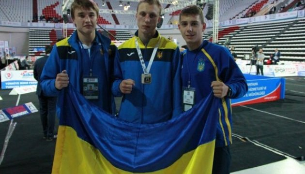 Українські спортсмени здобули п'ять медалей на чемпіонаті з боксу в Туреччині 