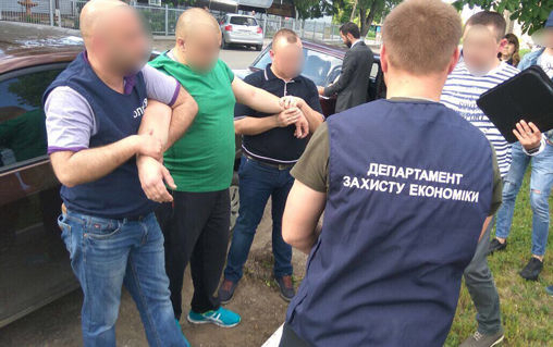 В Черновицкой области председателя сельсовета поймали на взятке $ 2000
