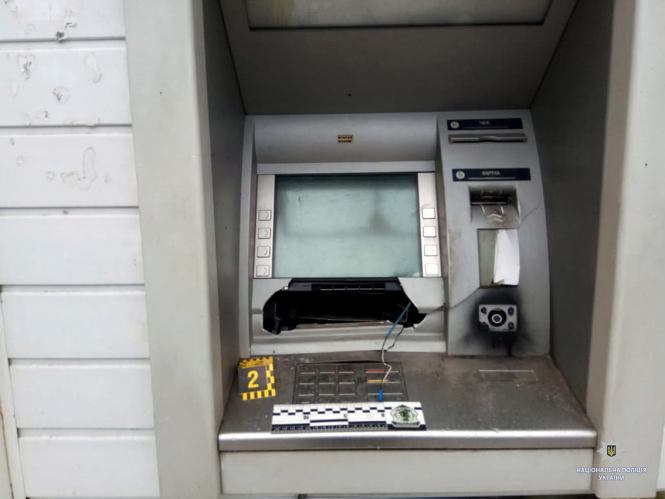 В Харькове взорвали очередной банкомат и забрали из него деньги