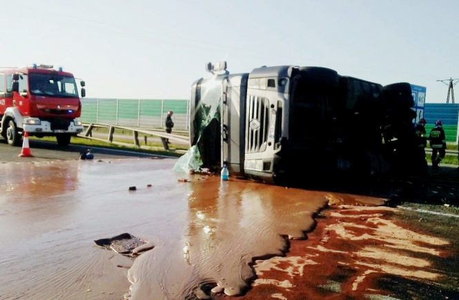 У Польщі 24 тонни рідкого шоколаду повністю заблокували рух на автомагістралі