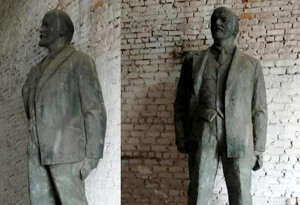 Изюмский горсовет продает на аукционе памятник Ленину
