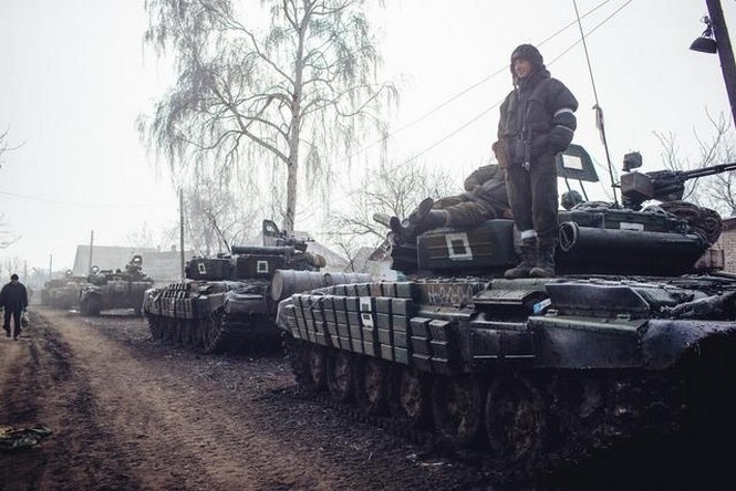 Росія перекинула на Донбас дві колони військової техніки, - речник АТО