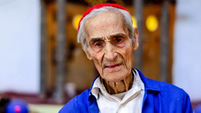 Возле Мадрида мужчина уже 56 год собственноручно строит собор, - ФОТОРЕПОРТАЖ