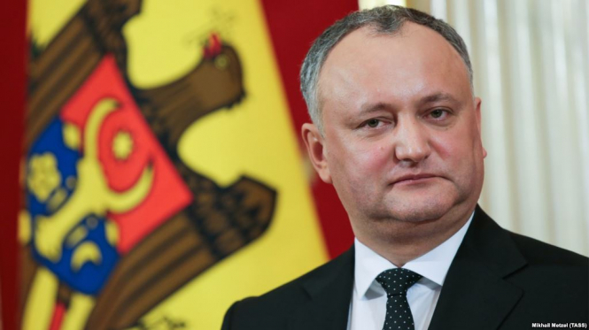 КС Молдови вп’яте відсторонив Додона з посади президента
