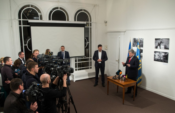 Порошенко закликав не брати участь у виборах на окупованому Донбасі