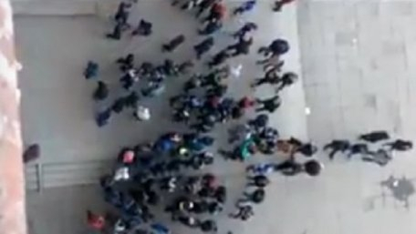 Во Львове произошла массовая драка между школьниками и учащимися ПТУ, - ВИДЕО (+18)