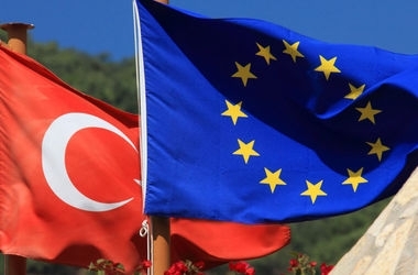 Єврокомісія запропонувала скасувати візи Туреччині