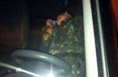Во Львове пьяный водитель заснул за рулем во время оформления протокола