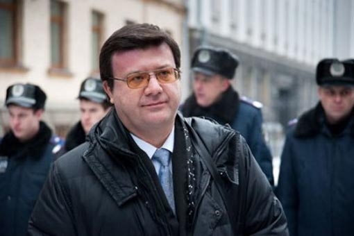 Освобождать Власенко из Генпрокуратуры прибыла группа народных депутатов