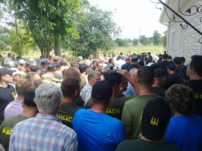 Потерпілі від сутичок на фермі у Бережинці вимагають відставки керівника поліції Кіровоградщини