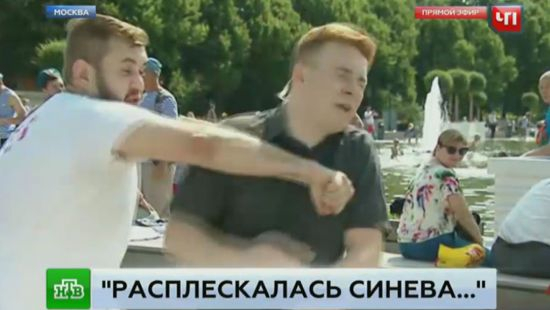 В России пьяный десантник ударил журналиста по лицу в прямом эфире - ВИДЕО