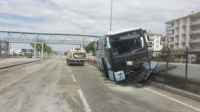 ДТП в Туреччині: розбився автобус з депутатами правлячої партії