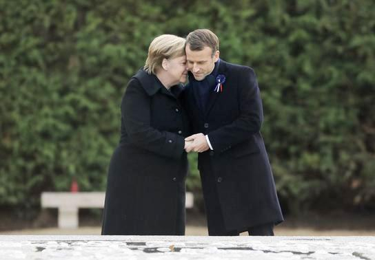 Макрон и Меркель открыли памятный знак к годовщине перемирия в Первой мировой войне