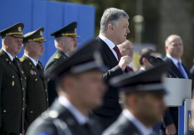 Україна готова дати жорстку військову відсіч, якщо Росія піде в наступ, - Порошенко