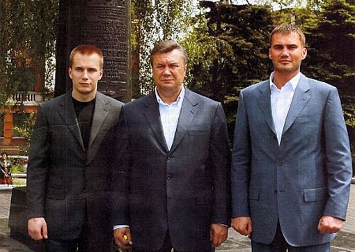 Янукович не захотів розповісти, як його син став мільярдером (відео)