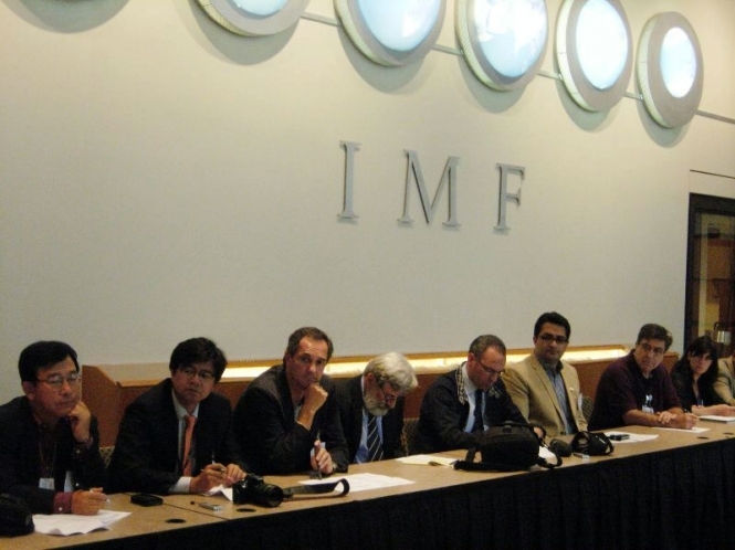 Миссия МВФ продлила работу в Украине до конца недели