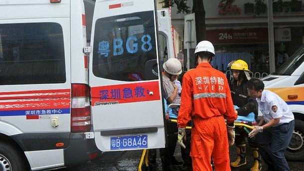 У Китаї чоловік в'їхав у натовп дітей біля початкової школи: п'ятеро загиблих