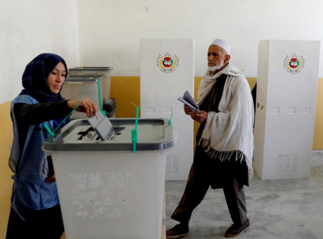 В день выборов в Афганистане в результате взрывов погибли по меньшей мере 28 человек