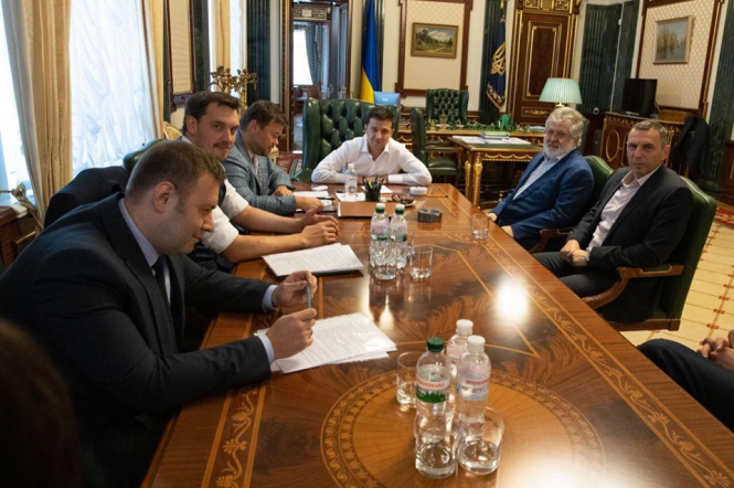Зеленський зустрівся з Коломойським у Офісі президента