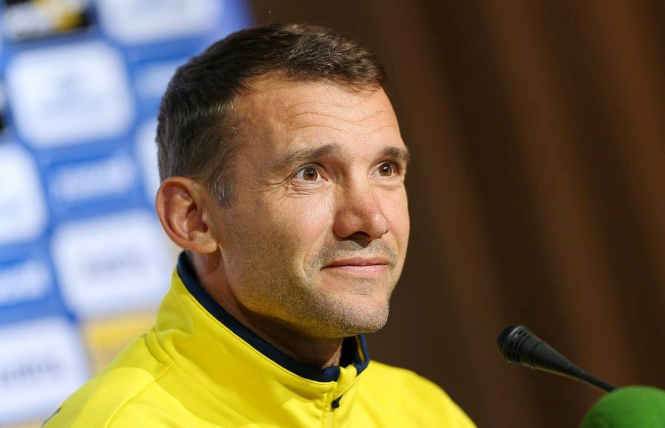 Шевченко тренировать национальную сборную Украины по футболу еще два года