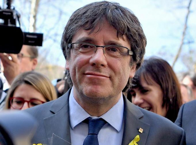 Верховний суд Іспанії відкликав ордер на арешт Пучдемона 
