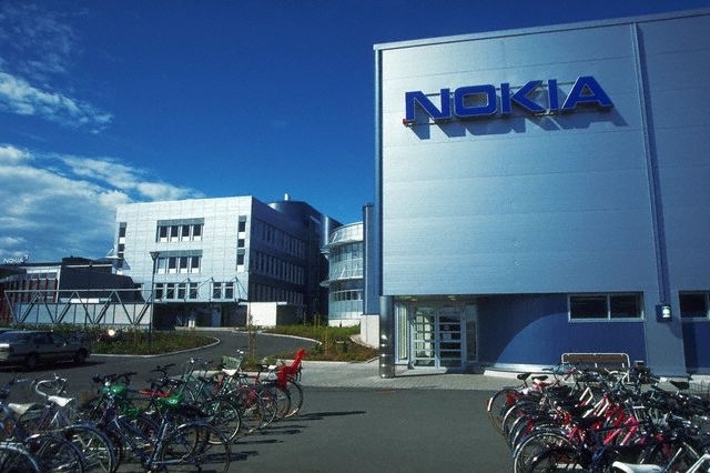 Nokia вперше за сім кварталів похвалилась прибутками