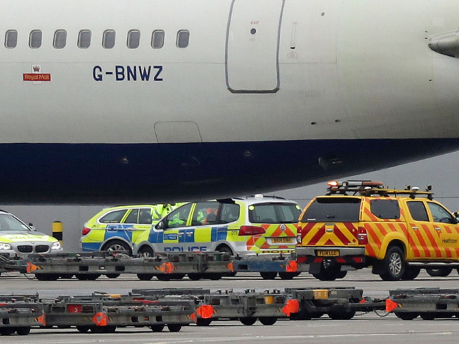 Унаслідок аварії в аеропорту Лондона загинув чоловік