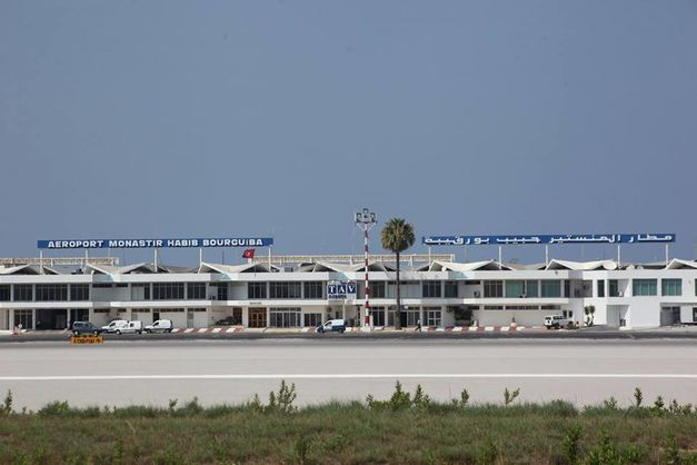 В аэропорту Туниса застряли около 300 украинских туристов