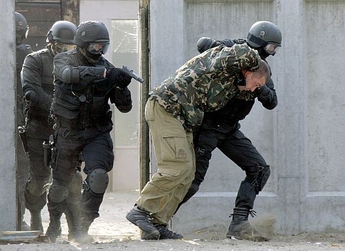 Правоохранители задержали двух террористов, которые способствовали оккупации Крыма