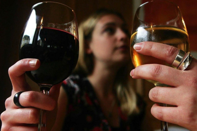 Вчені кажуть, що у людей з алкогольною залежністю знижується емпатія
