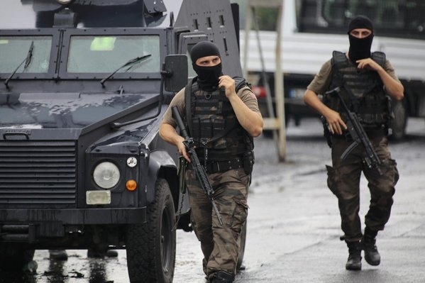 В столице Турции мощный взрыв: есть раненые