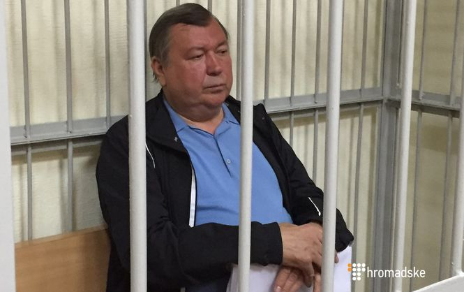 Суд звільнив з-під варти екс-голову луганської податкової Антіпова
