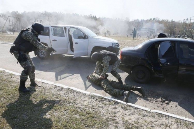 На Донеччині терористи займаються автомобільним рекетом