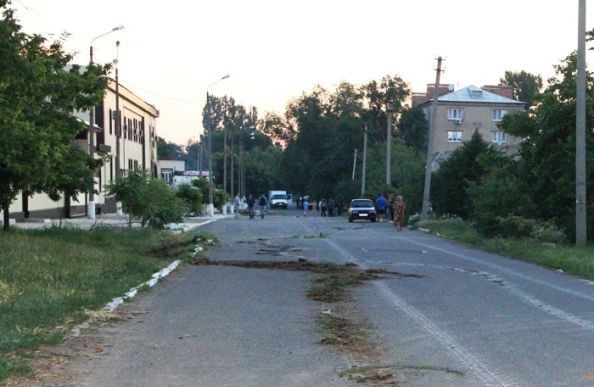 У звільненому Артемівську обстріляли будівлю міськради, - фото