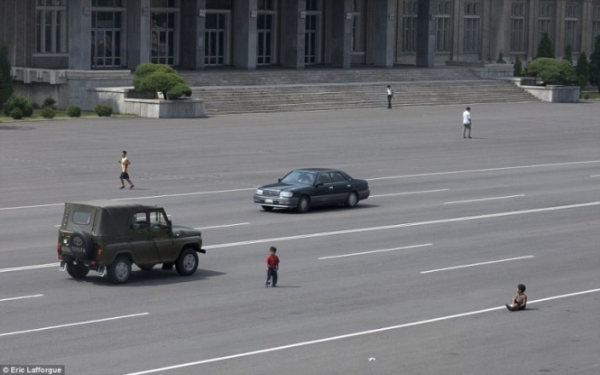 Північна Корея, сфотографована потайки: що приховує режим Кім Чен Ина