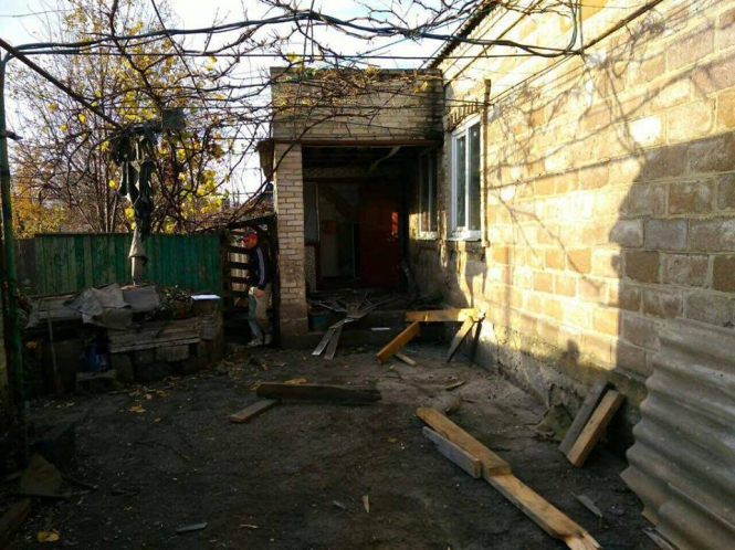 Боевики обстреляли жилые кварталы Марьинки