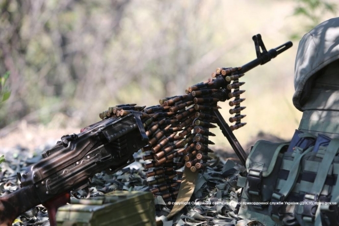 Боевики 22 раза обстреляли позиции военных в Донбассе