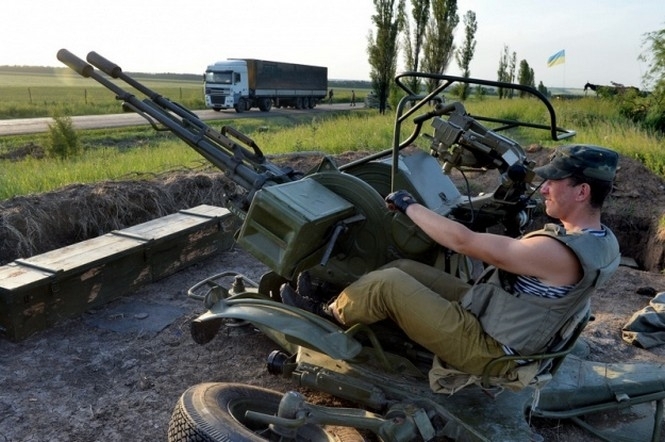 Порошенко хочет приказать украинским военным прекратить стрелять в террористов